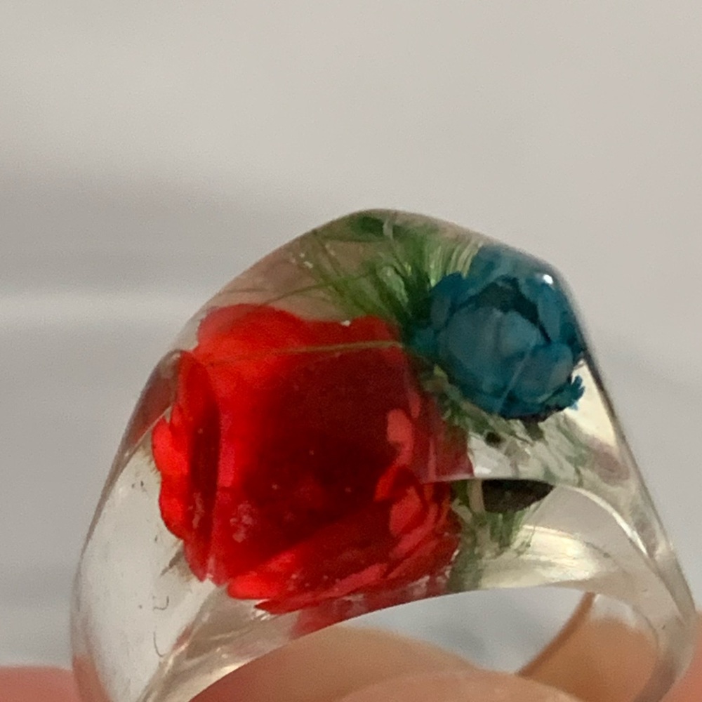 New vintage acrylic red blue roses flower buds ring